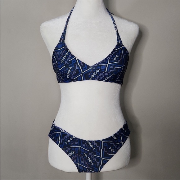 NWT Gypsy 05 Bikini Set. Reversible Blue Multi Print. Size Small.